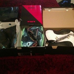 Jordan 11 gammas, Lebrons, Jordan 12 taxis